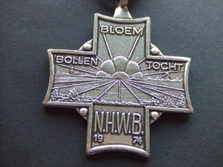 N.H.W.B.(Noord-Hollandse Wandelbond) bloembollentocht 1974, ochtendgloren